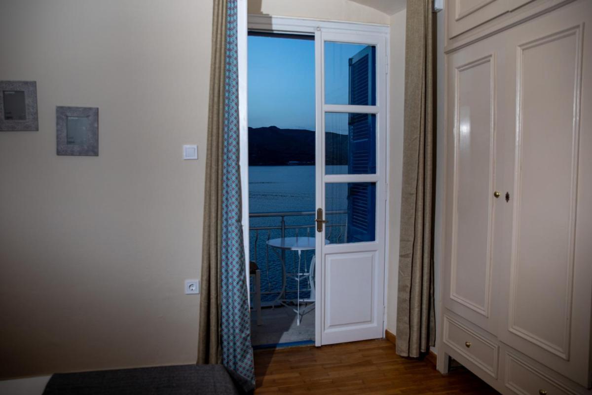 Artemis Suite Agia Marina  Exterior photo
